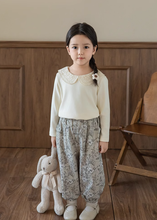 Load image into Gallery viewer, Ditsy Floral Barrel Leg Trousers