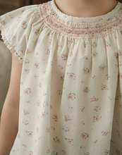 Load image into Gallery viewer, Blossom Flutter Sleeve Top
