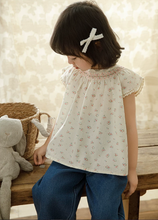 Load image into Gallery viewer, Blossom Flutter Sleeve Top
