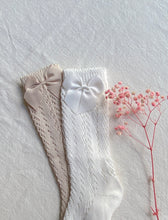 Load image into Gallery viewer, Victorian Romance Bow Socks
